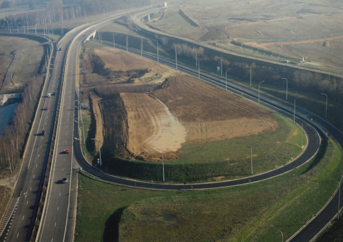 Mont-Saint-Guibert. RN 25. Echangeur vers Louvain-la-Neuve.