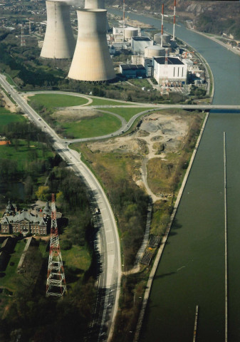 Amay. Ampsin. Aval du pont d'Ampsin. Centre de regroupement de produits de dragage (CRPD).