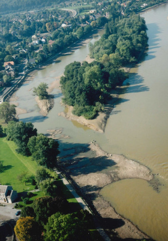 Yvoir. Ile de Godinne.