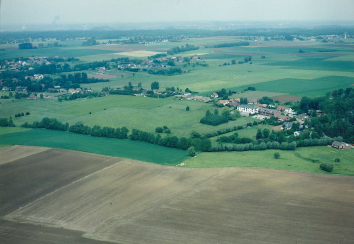 Ham-sur-Heure-Nalinnes. Caillou de Tingremont.