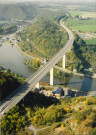 Dinant. Anseremme. Viaduc "Charlemagne" de la RN 97 au-dessus de la Meuse.