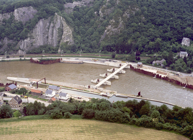 Godinne (Hun). Barrage sur la Meuse.