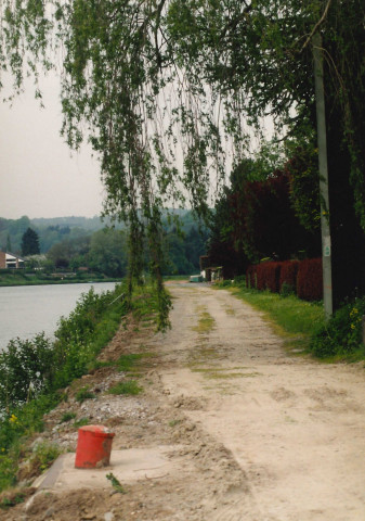 Profondeville. Aménagements divers en bord de Meuse. Zone de Basbaras.