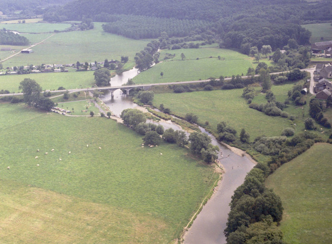 Somme-Leuze. Pont de Noiseux.