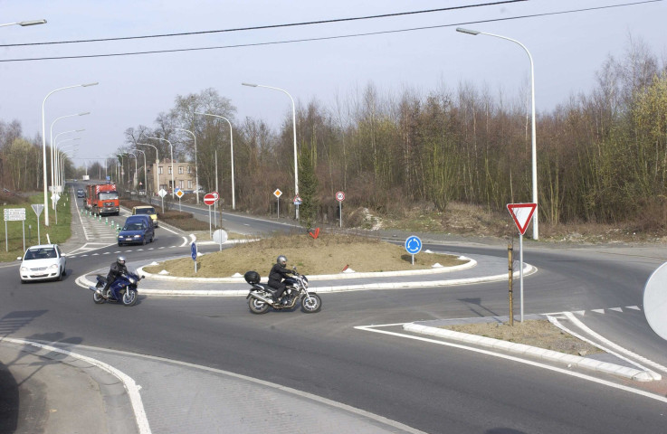 Namur. Malonne. RN 90. Aménagements de sécurisation pour véhicules à deux roues.