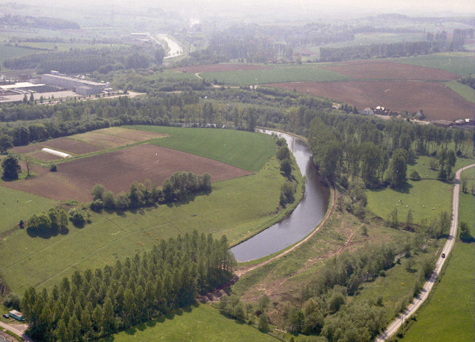 Boussu-lez-Walcourt et Cerfontaine. Lacs de l'Eau d'Heure.