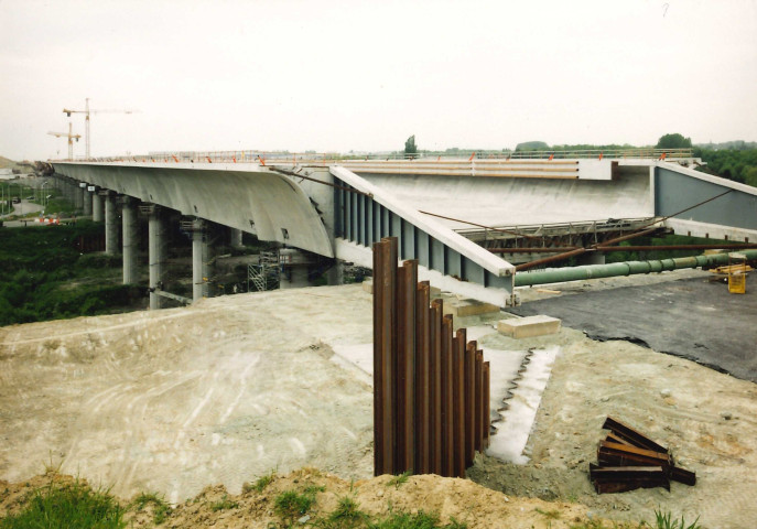 La Louvière. Houdeng-Aimeries. Evolution du chantier du futur pont-canal du Sart.