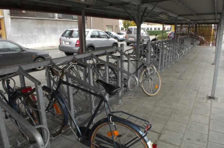 La Louvière. Gare du Centre. Vélos.