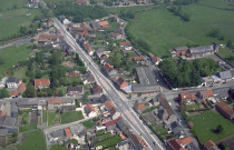 Ghislenghien. Berme centrale discontinue et rond-point.