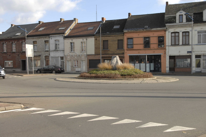 La Louvière. Œuvre d'art du carrefour "Entre 2".