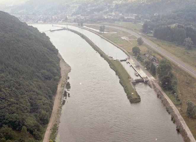 Hermeton-sur-Meuse et Agimont. Zones inondables.