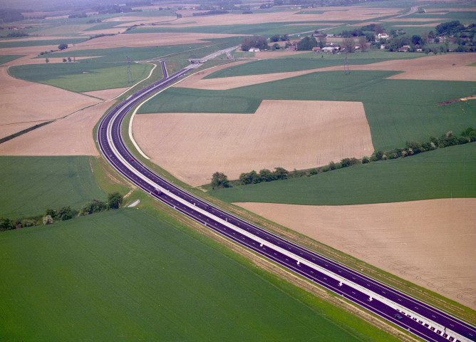 Nivelles. Thines. Pont sur la RN25.