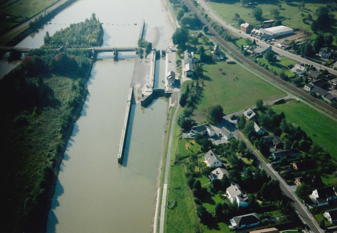 Yvoir. Houx. Barrage-écluse n°5.