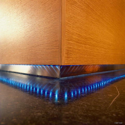 Ottignies-Louvain-la-Neuve. Aménagement artistique du hall d'entrée à la direction des routes du Brabant Wallon (D143).