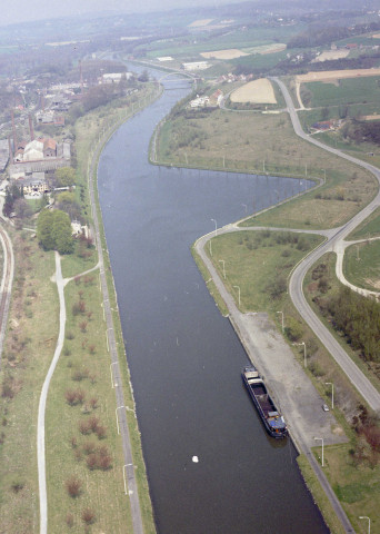 Ronquières. Canal Bruxelles-Charleroi.