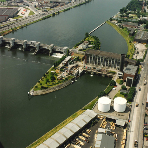 Liège. Wandre. Ile Monsin. Chantier du barrage et de la centrale hydro-électrique.