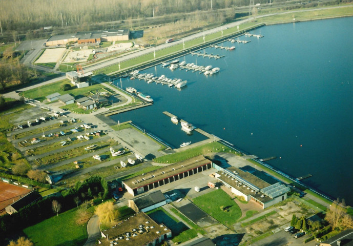Mons. Nimy. Lac du Grand-Large. Infrastructures.
