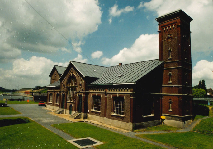 Le Roeulx. Thieu. Ascenseur n°4. Bâtiments de service.