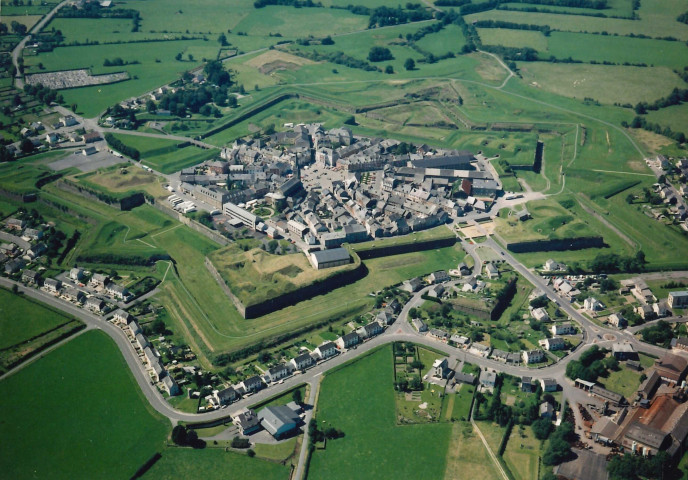 France. Rocroi. La ville et ses fortifications.
