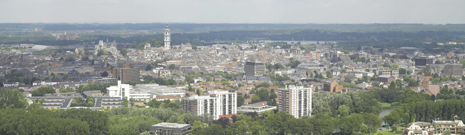 Mons. Panorama de la ville.
