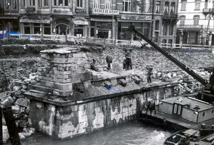 Vue de la construction du pont Charles de Gaulle