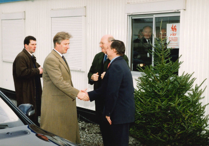 La Louvière. Houdeng-Aimeries. Visite de chantier par M. le Ministre Daerden et le prince Philippe du futur pont-canal du Sart.