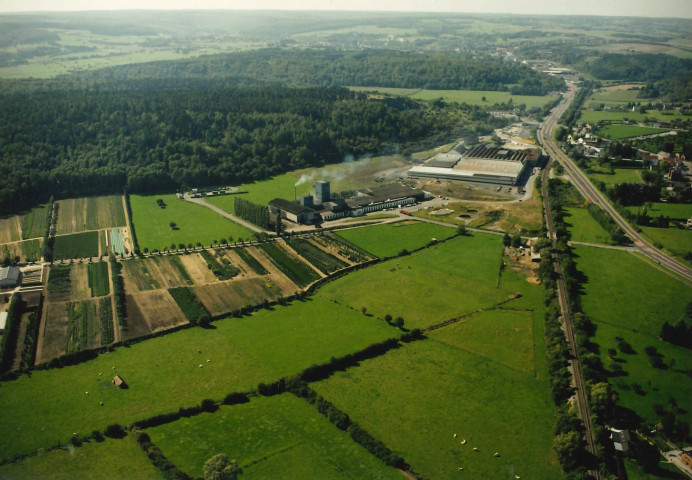 Couvin. Frasnes. Aménagements de la RN5, zoning industriel et passage à niveau SNCB.