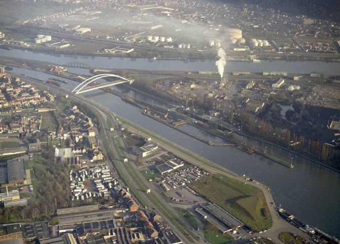 Canal Albert de Liège à Lixhe.