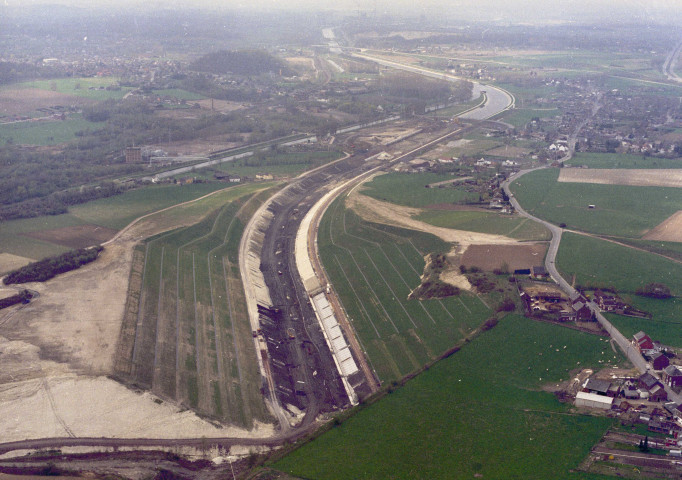 Ville-sur-Haine. Canal du Centre.