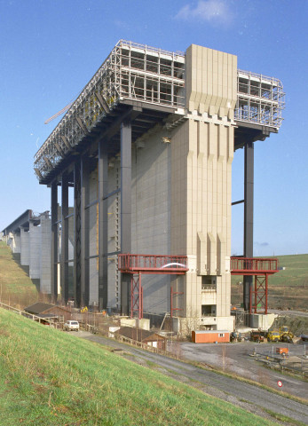 Strépy-Bracquegnies et Thieu. Nouvel ascenseur funiculaire.