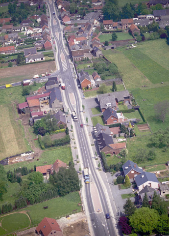 Ghislenghien. Chaussée de Grammont et rond-point.