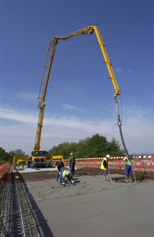 Blégny. Barchon. E40. Remplacement du pont.