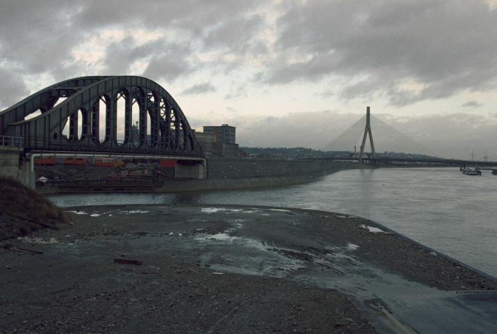 Liège. Ile Monsin. Travaux.