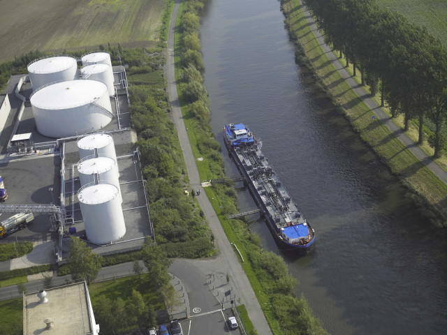 Pecq. Vues aériennes de l'Escaut.