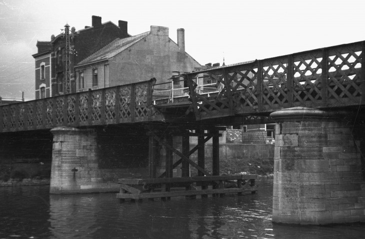 Tamines. Pont sur la Sambre.