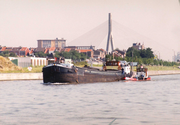 Herstal. Infrastructures et activités de la Meuse.