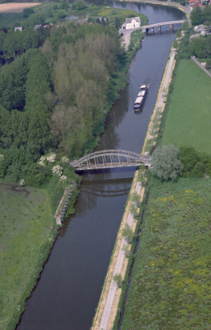 Méandre en aval du pont de Merbes-le-Château.