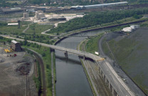 Marchienne-au-Pont. Pont-route et pont-rail de Bayemont.