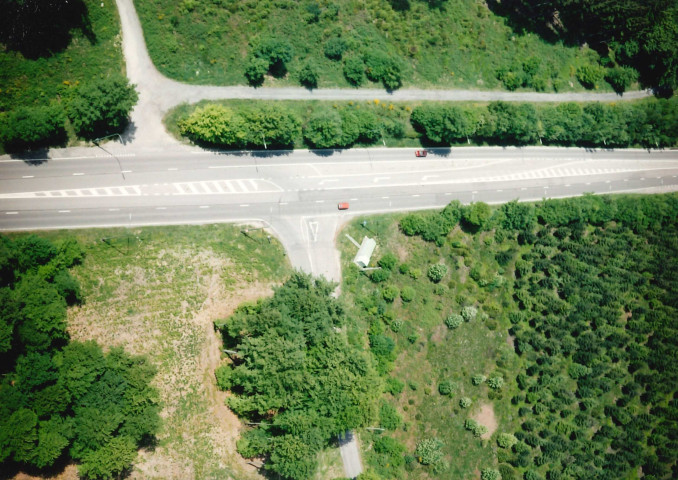 Martelange. Carrefour Perle. Descente vers Martelange.