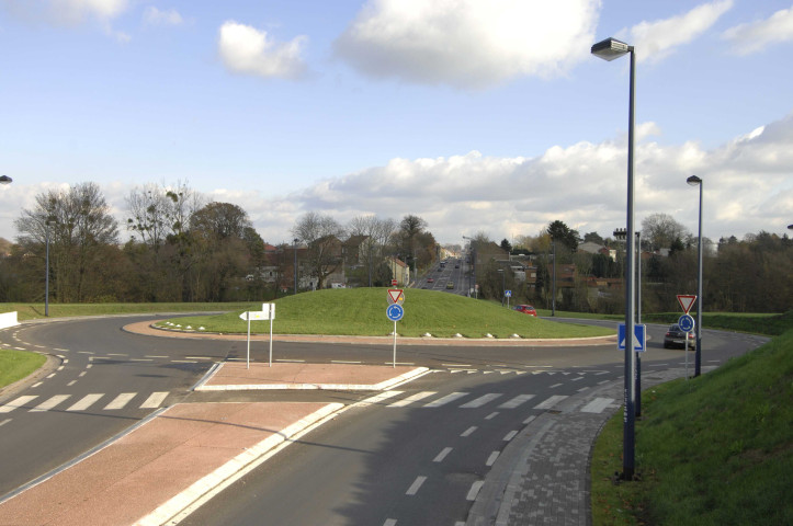 Binche. Œuvre d'art du contournement de la ville.