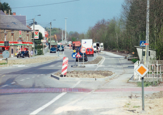 Hamois. Aménagement de la berne centrale.