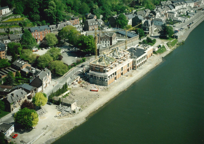 Dinant. Evolution du chantier du site "Station balnéaire".