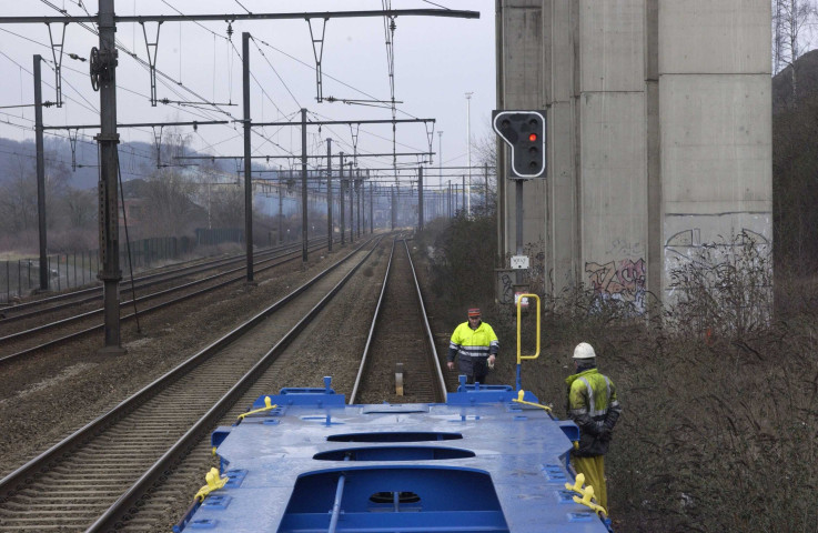 Charleroi. Montignies-sur-Sambre. Multimodale. Manœuvres de wagons porte-containers par la SNCB. Wagon "BSL".