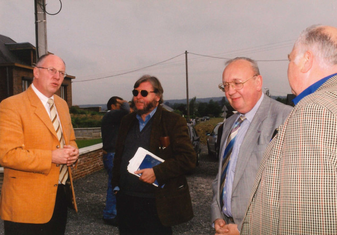 Couvin. Frasnes-lez-Couvin. Premier coup de pelle au bulldozer pour l'assainissement (SIR) du site de la Bouchonnerie.
