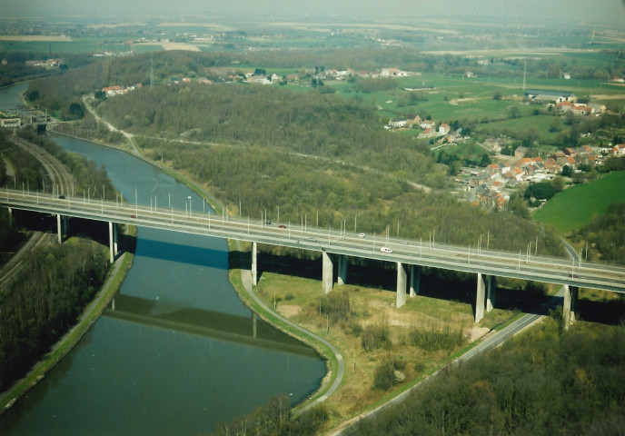 Pont-à-Celles. Viesville. E42. Viaduc.