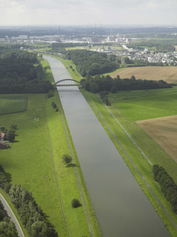 Ittre. Canal Charleroi-Bruxelles.