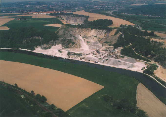 Landelies. Sambre et carrière.