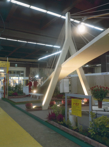 Charleroi. Stand du Ministère de l'Équipement et des Transports au Salon des Arts ménagers.