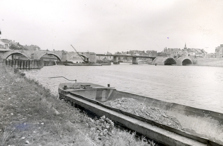 Vues de la reconstruction du pont