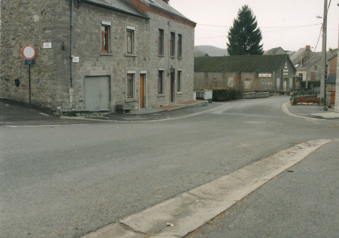 Viroinval. Treignes. Etat des lieux des routes, des trottoirs et des maisons (dénivellations).